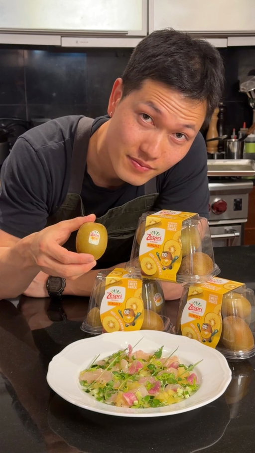 #ad the perfect summer crudo with the help of Zespri SunGold Kiwifruit! Find @zesprikiwifruit near you at the link in bio -m👨🏻‍🍳

#ZespriKiwi #JamPacked #crudo #cookingtips