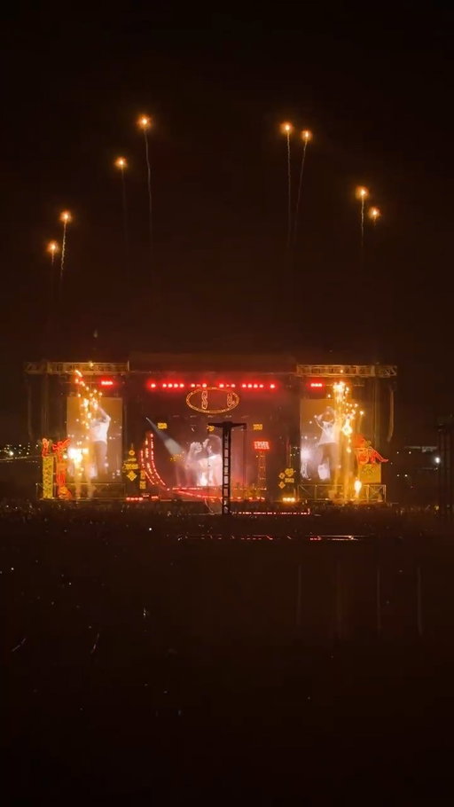 Still in our post-show feels @postmalone 🎇