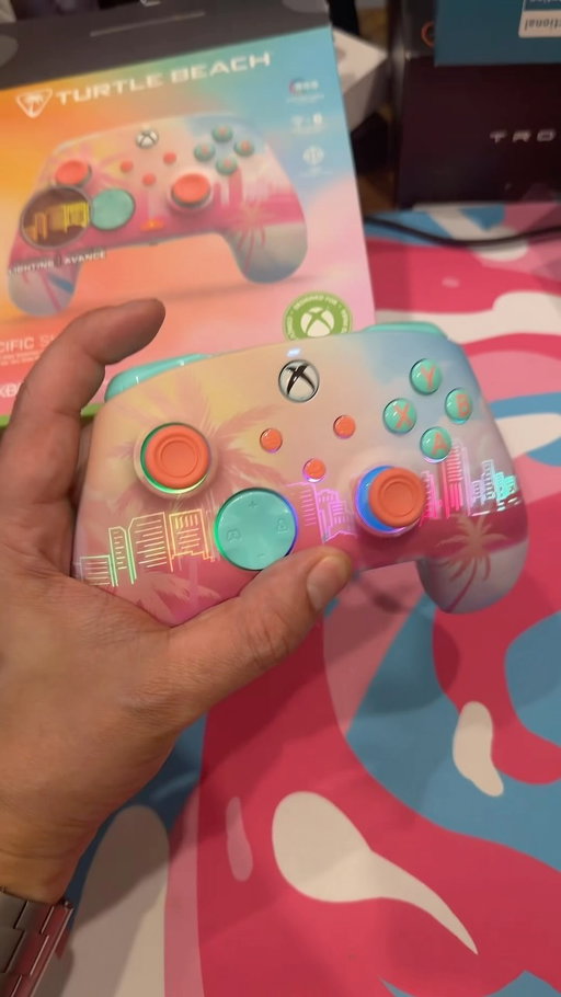 I’ve never seen a controller like this one! #kahlagaming #summerfinds #dealsforyoudays #turtlebeachpacificskyline @turtlebeach @turtlebeach.pc