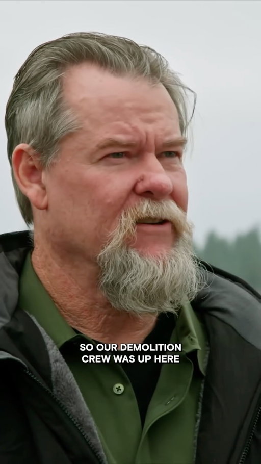 A couple's future home property has been taken over by squatters.

#Squatters All-New Tuesdays at 10/9c