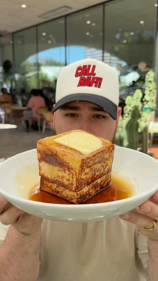 Finally trying the viral French toast from Sophia’s Brunch in Phoenix @sophiasbrunch