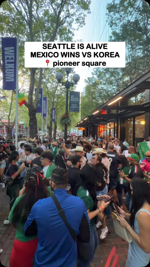 MEXICOOOOO IN SEATTLE!! what a beautiful sight to see!!!! 😍😍😍 a win and a party!!! @pioneersquare 

#seattle #worldcup