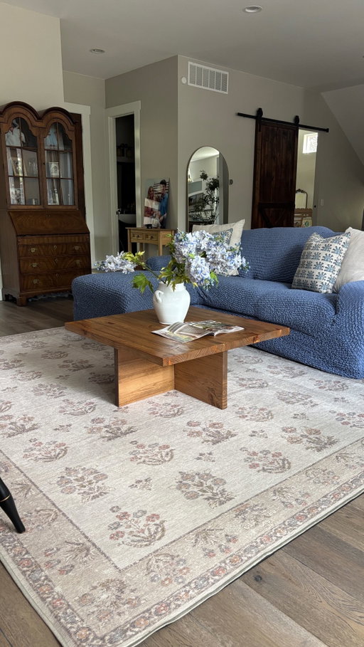This is your sign to check out Tumble.

📸 @gabievossler
Rug: Jamsmine — Linen/Brick

#washablerug #homedecor #madefortogether