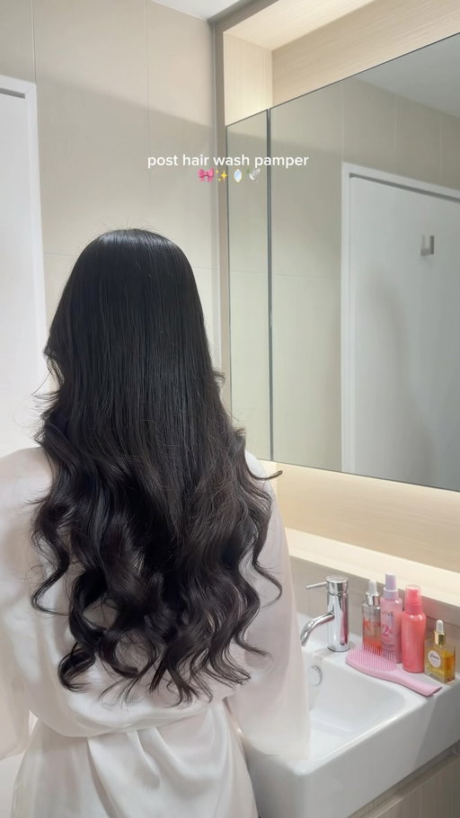Post hair wash glossy pamper and routine 🎀✨🕊️🪞 

@kerastase_official anti hair fall serum
@lorealparis glycolic leave in 
@orbis_jp hair milk essence 
@gisou hair oil 

#shinyhair #haircareroutine #glossyhair #haircareproduct #haircareessentials Haircare post wash hair wash hair oil glycolic gloss hair glossing hair milk hair oil leave in treatment hair products