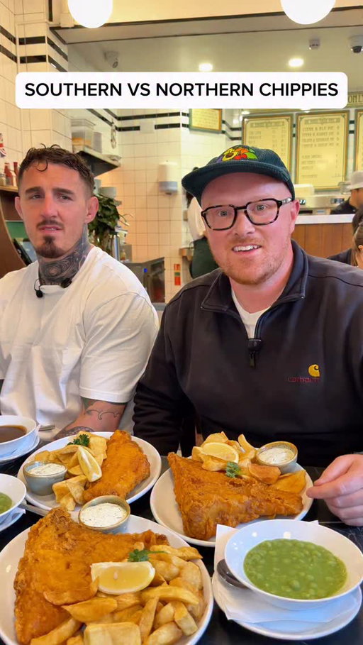 NORTHERN OR SOUTHERN FISH AND CHIPS? 🐟 🍟 

Don’t think Tom had enough gravy…. 😂 

@theinnergameofficial 🚨 

#fishandchips #londonfood #chippie #foodreview #UFC