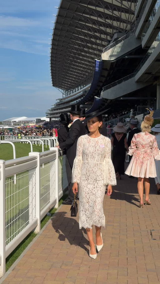 Royal Ascot Ladies day 🇬🇧 always a spectacular feeling of walking back in time