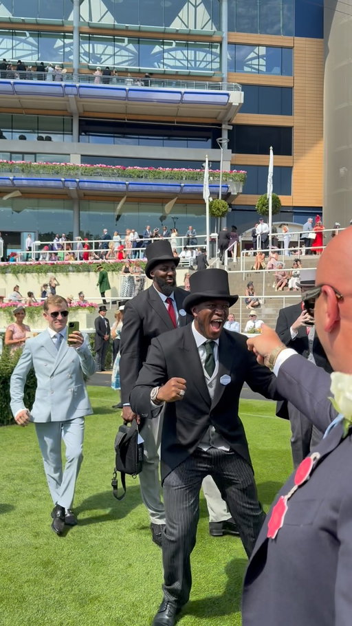 A win for KSI💪
When the photo finish result comes in🤩 #RoyalAscot