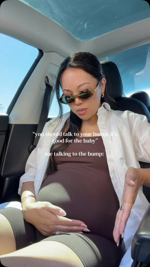 Bonding with the baby by sharing my daily complaints. 💁🏻‍♀️

#pregnancyproblems #bumplife
