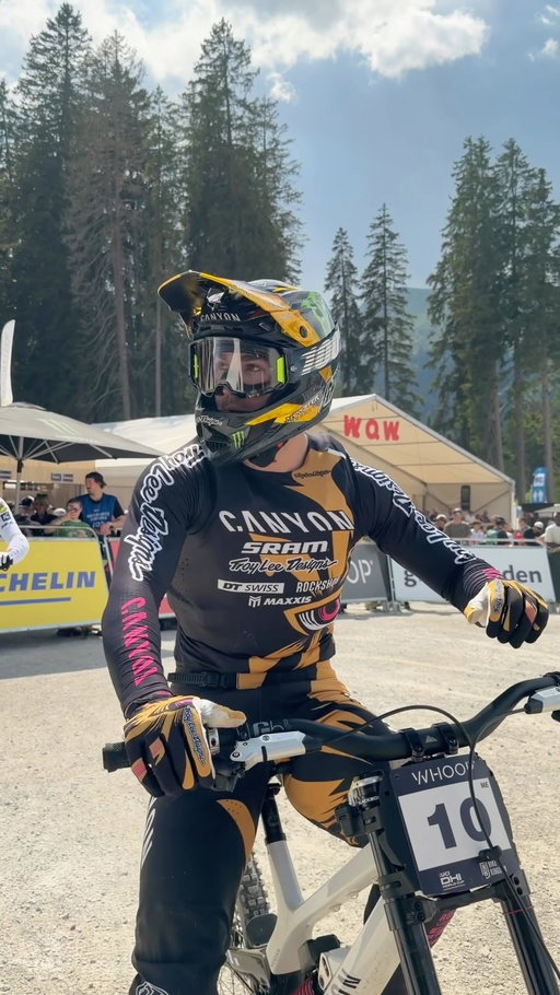 @luca_shaw is back and sets the quickest run of the entire Qualification!! 🥇🔥 

📍Bike Kingdom – Lenzerheide 🏁 Men’s Elite UCI DHI World Cup Qualification 2
