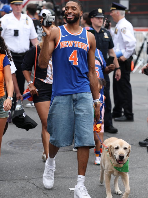Beauty in the struggle fr .. love all yall 🧡💙