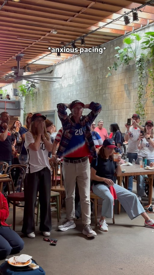 @abbywambach was all of us after that goal 😂🇺🇸

@airbnb @airbnbexperiences