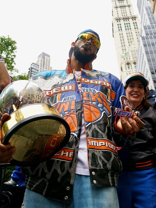 #SNICKERS_partner you already know the bodega had @snickers, Now it’s got rings too!
