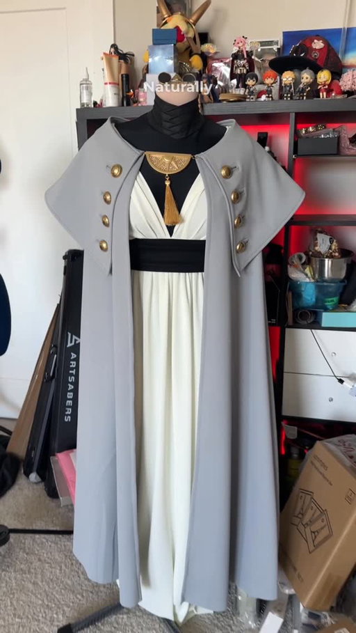 Imma show yall my BTS of shoot day in Part 2 😩. I keep telling yall “I don’t make commissions” but I made a very special exception when I was told it was gonna be freakin @amberglenniceskater 😭😭😭 and @crunchyroll . 

I started watching Witch Hat Atelier a couple of months ago and it’s legitimately BEAUTIFUL. One of the prettiest animated things out right now and the story is so cute and feel good yet with dark undertones. Definitely worth watching!

#crunchyrollpartner #witchhatatelier