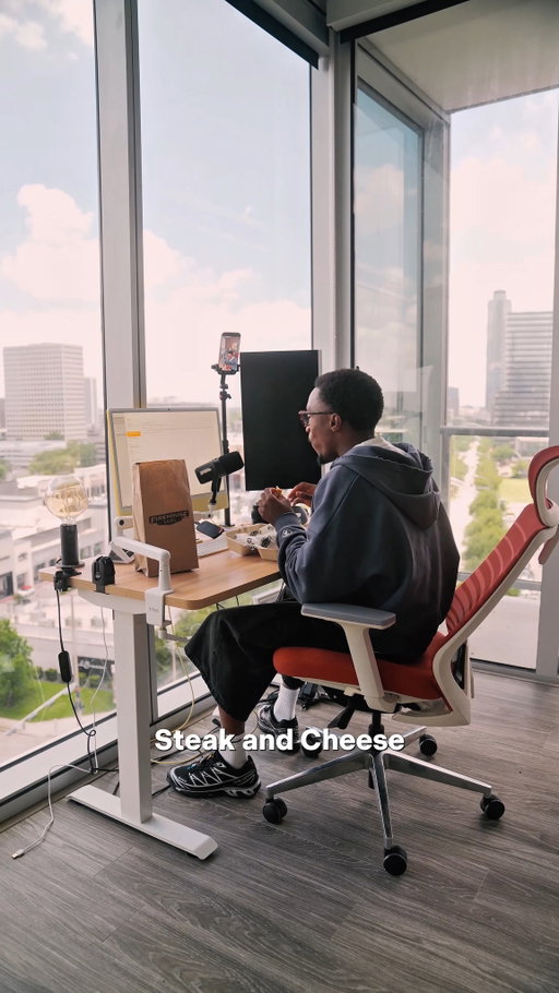 #FirehouseSubsPartner. As much as I love my job, filming days always get the best of me. After trying Firehouse Subs New Steak & Cheese Melt, I can genuinely say I found my source of fuel on those busy days! 

*Protein grams based on medium size. Subs made to order and actual amounts may vary.