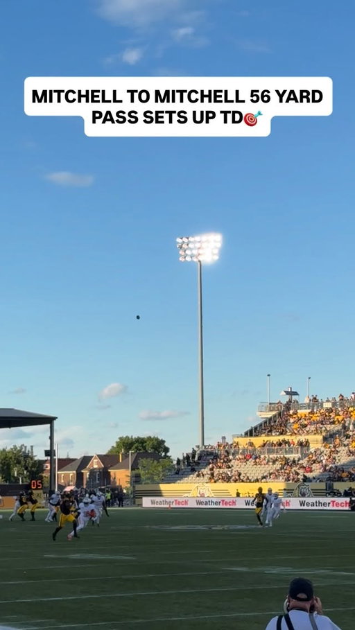 A HUGE 56 yard passing play from @bolevimitchell to Myron Mitchell sets up the @hamiltontigercats SECOND TD of the first quarter! 

#Cfl #ticats #hamiltontigercats #hamilton #football