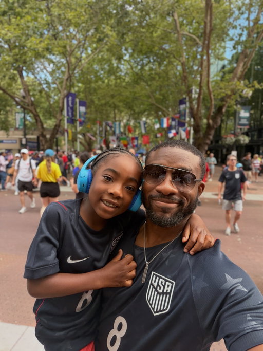 I had an absolute BLAST taking this little guy to his first World Cup match for his 6th birthday! Massive thanks to the @microsoft team for the invite and helping me feel like a cool Dad today! 😭