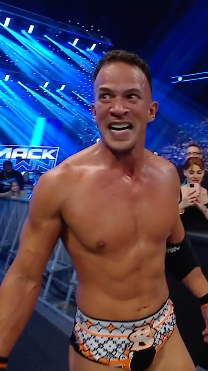 @starkybaby is now the No. 1 Contender for the United States Title! #SmackDown
