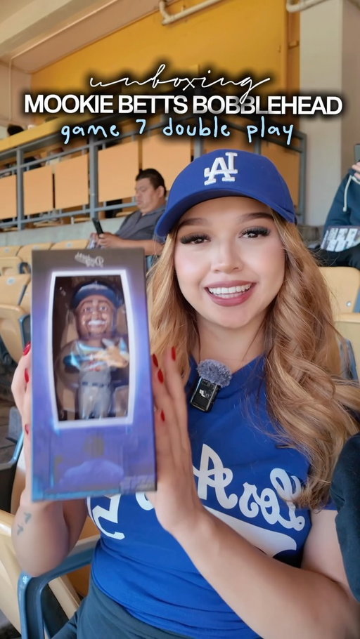 Another World Series Game 7 Dodgers bobblehead is here and this time, it’s for Mookie Betts’ championship-clinching double play 🤩

The details on this one are incredible, what would you rate it out of 10?

@dreaaroo breaks this one down!

#losangeles #dodgers #mlb #dodgerstadium