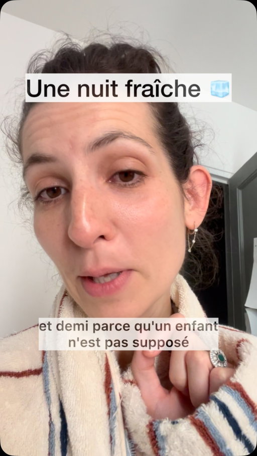 Technique que je recommande finalement pour rester au frais tout la nuit à moindre coût 👍

Vous n’êtes pas seul.e.s ❤️

#mum #mumlife #standup