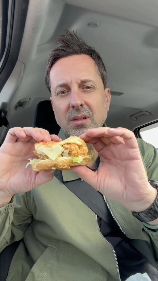 My Zinger Burger Recipe

For the chicken
��4 boneless chicken thighs
��1 cup buttermilk
��1 tsp salt
��1 tsp paprika
��1 tsp cayenne pepper
��½ tsp garlic powder
��½ tsp onion powder

For the crispy coating
��2 cups plain flour
��1 tsp paprika
��½ tsp cayenne pepper
��1 tsp garlic powder
��1 tsp onion powder
��1 tsp salt
��½ tsp black pepper
��1 tsp baking powder

Zinger sauce
��½ cup mayonnaise
��1 tsp hot sauce
��½ tsp paprika
�
Get vegetable oil up to 170-175 degrees and cook till golden brown.

#zingerburger