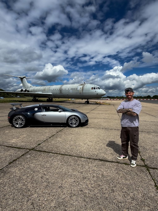 Short but sweet run out in the Veyron. I really hope this car lives up to the hype and the price. Let’s get her back on the road & find out 🤞