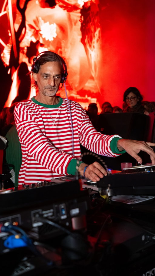 Ricardo doing Ricardo things 🏰

📸 @greenjack.live
Visuals by @dreamrec