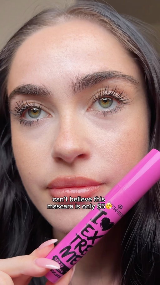 the @essence_cosmetics i love extreme crazy volume mascara is just too good🩷 and it’s only $5😮‍💨