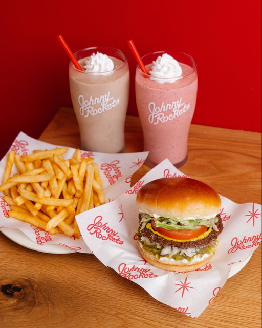 Which shake goes best with this classic meal? Cast your vote and may the best one win! 🗳️