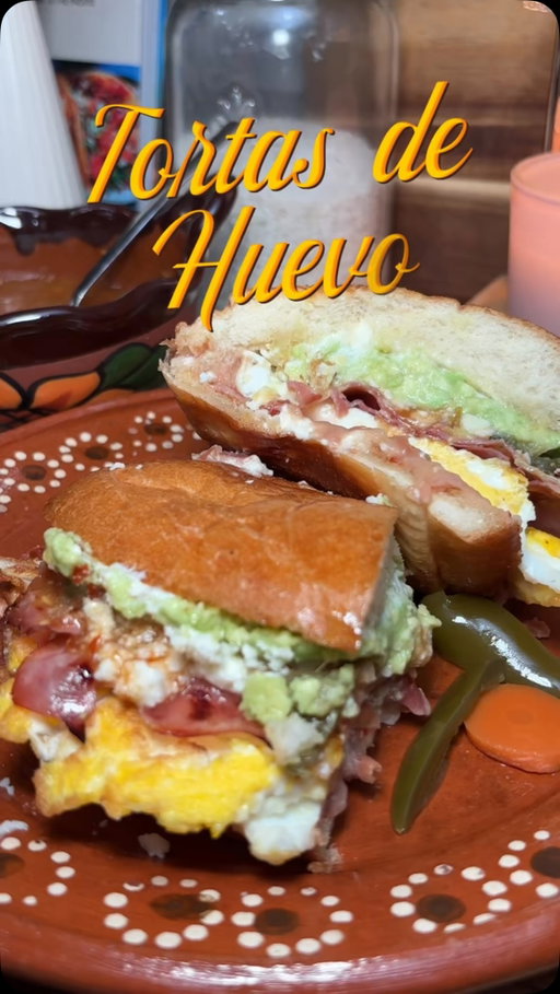 Tortas de huevo, el desayuno perfecto para cualquier día 🤤 

#recetasdedesayuno #mexicanbreakfast #tortas #tortasdehuevo #easyrecipes