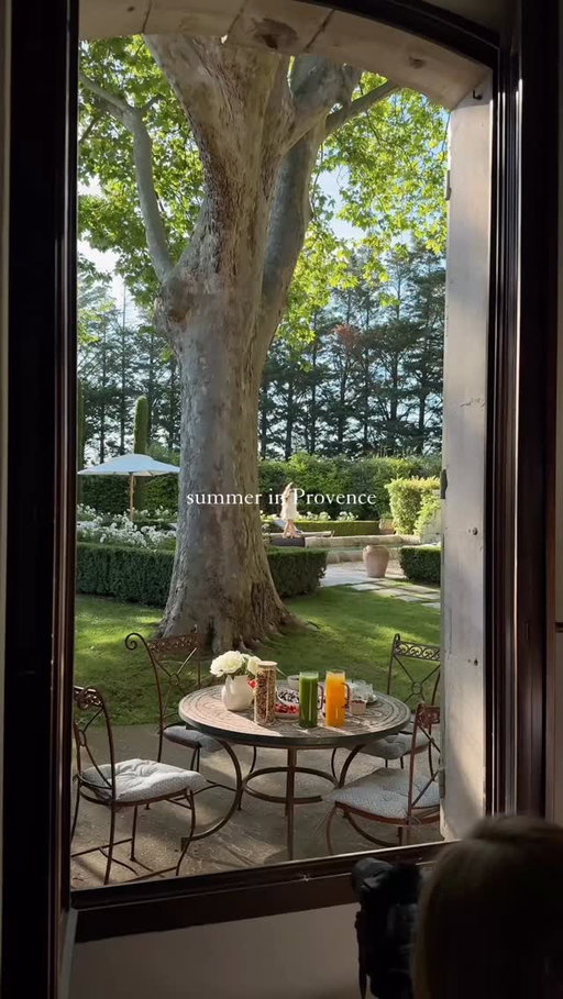 dreamy summer morning in Provence