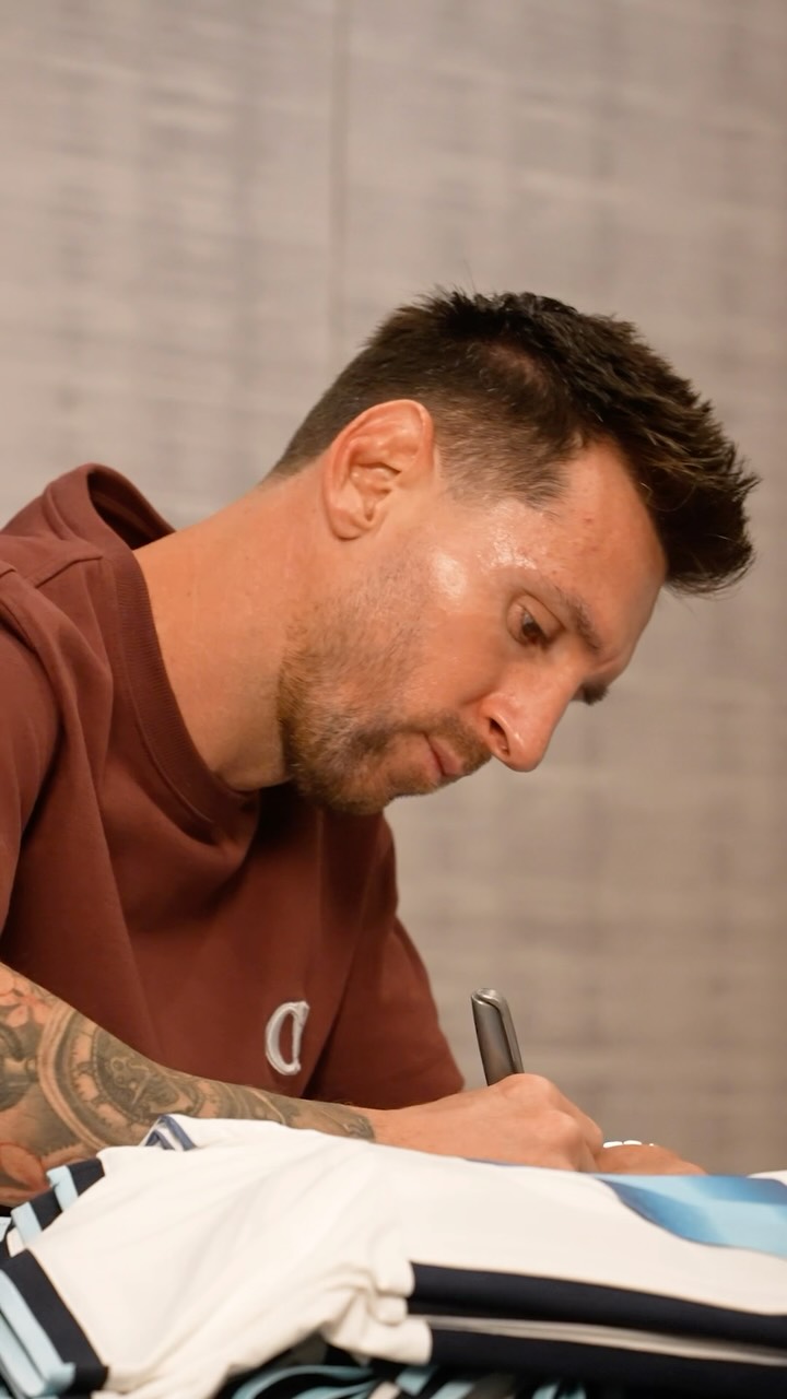 My whole story in one collection: six hand-signed shirts, six hand-signed balls, one from every FIFA World Cup™ I’ve played in. La Colección Definitiva, exclusive to @icons_memorabilia. Visit icons.com/messi for this one-off plus my full official collection.  Mi historia entera en una sola colección: seis camisetas firmadas a mano, seis pelotas firmadas a mano, una de cada Copa Mundial de la FIFA™ que jugué.
La Colección Definitiva, en exclusiva en @icons_memorabilia.
Entrá en icons.com/messi para conseguir esta pieza única y mi colección oficial completa.