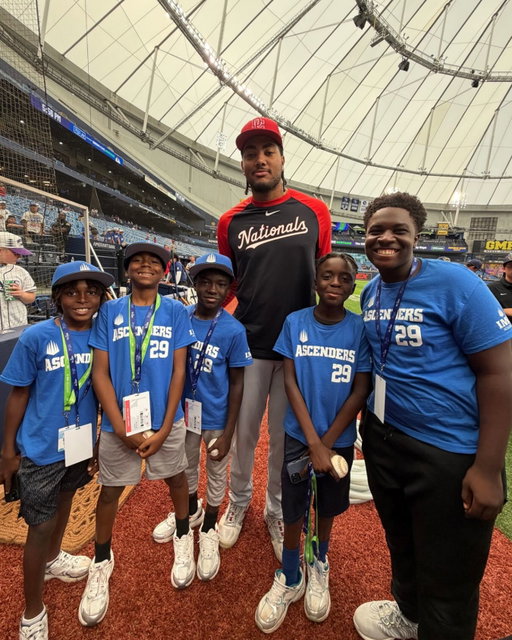 An experience they’ll never forget 👏

A special opportunity sponsored by James Wood gave five campers the chance to learn from the IMG Academy alum, take photos, collect autographs, and watch him compete at the highest level!