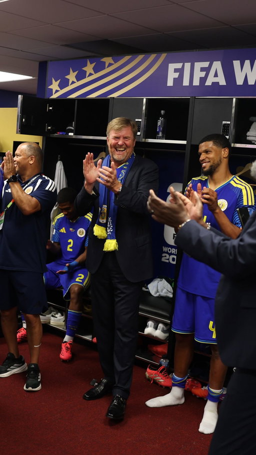Speech by the King 💙

…and an attempt to get a bonus for the players. Well they tried 😅🤣

#TheBlueWave #Curaçao