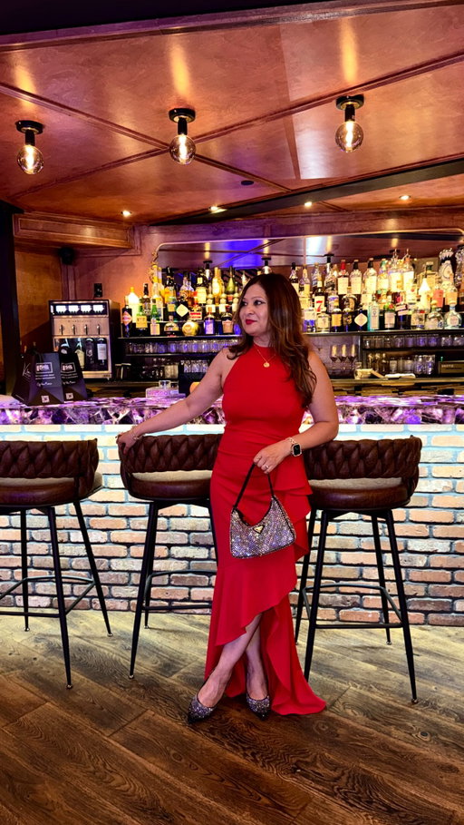 STOP scrolling - NEW JERSEY’S NEWEST HOTSPOT 💜🔥
@violettes_woodbridge
Violette’s in Woodbridge is serving upscale speakeasy vibes, creative cocktails, and some of the best food we’ve had recently.

⭐ Must order: Lamb Chops
⭐ Don’t skip: Tomahawk Ribeye for Two
⭐ Save room for: Diamonds & Pearls Tiramisu

Dessert... the Diamonds & Pearls Tiramisu. Not only was it delicious, but the presentation was next-level and totally Instagram-worthy. ✨

Trust me, this place is about to be everyone’s new favorite date night spot. Who are you bringing here? 

📍 Woodbridge, NJ

.
.
.
.
.
.

#ViolettesWoodbridge #NJRestaurants #NewJerseyEats #NJFoodie #WoodbridgeNJ  SpeakeasyVibes FoodieFinds  NJDining