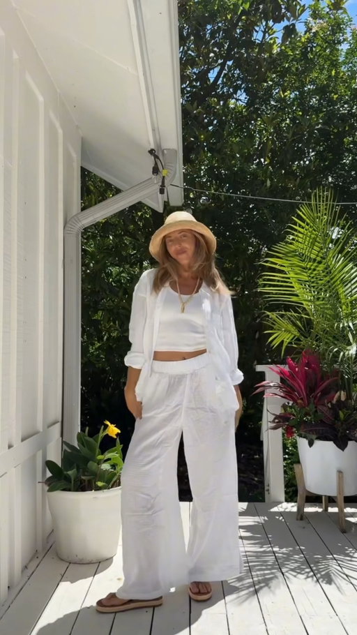 Here are a few tips on how to style our easy, breezy, coastal summer fits with @kc_doubletake!