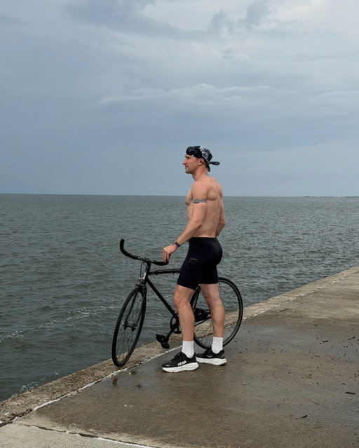 New Orleans photo diary 🥹🫶🏼

SNOBALLS!! 

🇩🇪 game at Deutsches Haus

post @hypehausfitness 🥵

👀

dressed up as Ernie & Bert for pride 🌈 

obviously. 

@boringrunclub with @hunterwarr_ ✨

bikes. 😬

Thai Food & Thai Friends ❤️

actually saw a gator in these waters.

flexing post workout sesh with @eli.lirette 🫡

stopped to smell the flowers 🥹

📚 

Pokémon convention in town had me feeling like I’m 13 again 🥲

you’ll see me on the bike more this summer. 😏 

feasted all over town. 

Selfie cause why not. 

All these cute colors on the houses 🥰

Running to explore as a default. 🤍