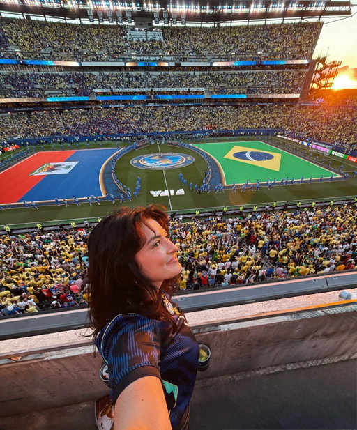 combining my passion for futbol with culture & travel is a DREAM. 🇧🇷⚽️🥹💛 

what an experience & I can’t even describe what this meant to me. it felt like a dream & i won’t wake up!!!! no one pinch me!!! 

@predictstreet #worldcup #fifaworldcup #brasil