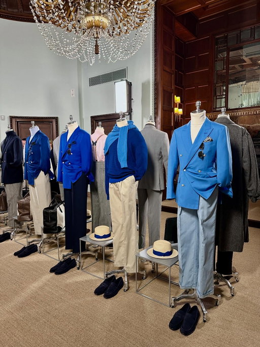 At @dunhill designer Simon Holloway spoke about the 1960’s style of Roger Moore, Agent 007 actor, as an inspiration for this modern gentleman’s spring wardrobe  in a wonderful range of blue hues and plenty of airy linen fabrications.