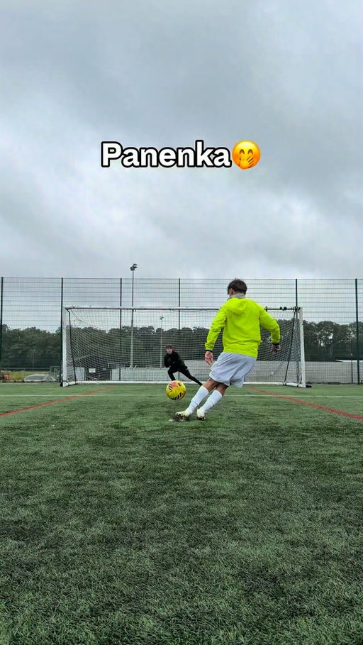 Are there only 3 ways to take a penalty? 🤔🎯

#football #soccer #penalty #worldcup