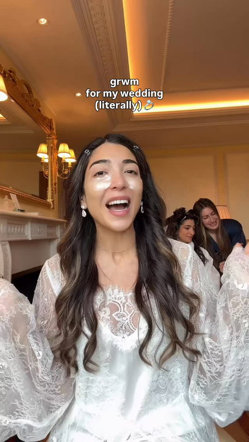 get ready with me for my wedding!💍🤍👰‍♀️
products used:
@charlottetilbury 
Magic Cream
Beautiful Skin Foundation in 8 
Airbrush flawless blur concealer in 4.5 and 8
Super Nudes Eyeshadow Palette
Exaggereyes mascara 
Airbrush flawless Finish powder in 2 
Lip cheat in Pillow Talk
Pillow Talk Blush Balm Lip Tint 
Airbrush Flawless setting spray 
#grwm #weddinggrwm #weddingmakeup #bridemakeup #charlottetilbury #ad