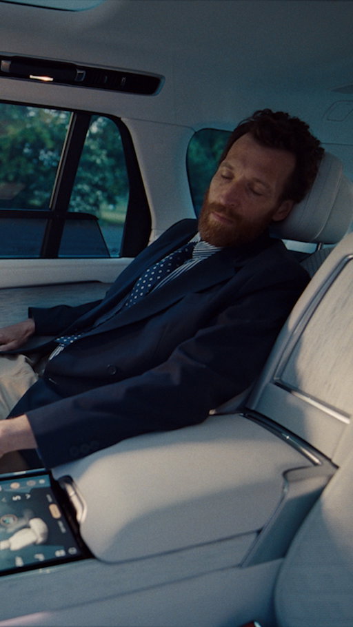 Championing comfort. 

Comfort Plus Seats with built-in cooling, designed with rest in mind.

Official Vehicle Partner of @Wimbledon.

​——

Model shown is Range Rover SV Ultra global spec 27MY. Availability and specifications vary by market, check with your local retailer.