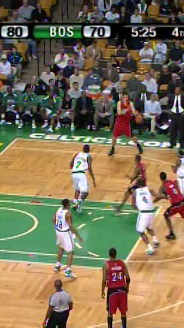With the first overall pick in the 2006 NBA Draft, the Toronto Raptors select Andrea Bargnani 🇮🇹