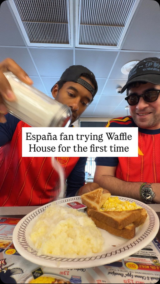 España fan trying Waffle House for the first time ⚽️🍴