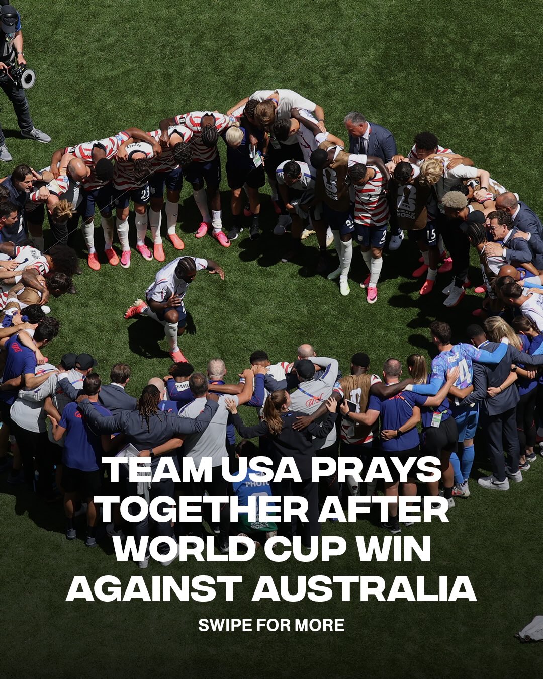 After securing a 2-0 win over Australia, Team USA came together for a moment of prayer on the field.

[📸: GETTY ]