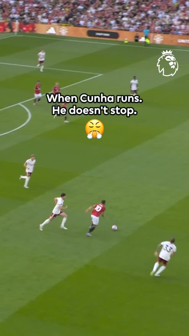 The ball sticks to Matheus Cunha ⭐️