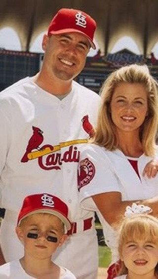 One of the darkest days in Cardinals and sports history. Rest in peace Darryl Kile. DK57 forever ❤️🤍 

12/2/68 - 6/22/02