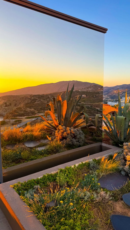 I AM SHOOK 🤯🤯 Where to stay on your next trip to Greece 🇬🇷 spend the day with us at a wellness hotel in Crete @seasideresort_ 📍

#Crete #Greece #GreeceHotels #GreeceTravel #amazinghotels