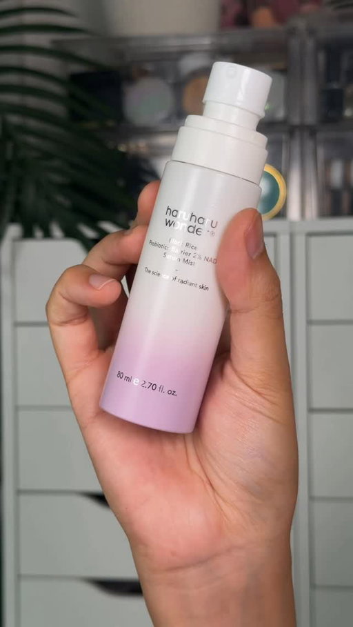 Oily skin will not ruin my makeup this summer! Thanks to the @haruharuwonder_official Black Rice Serum Mist. Their Amazon Prime Sale is coming soon — don’t forget to add it to your basket before the deals go live! @haruharuwonder_us_official #haruharuwonder #amazonbeauty #blackrice #skinbarrier #livewithwonderdaybyday