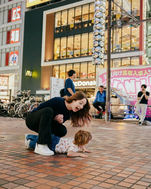 “GET OFF THE DIRTY GROUND!!!!” But it’s Tokyo so it’s probably fine 

New YouTube video from Japan posted now on the YouTube channel :)