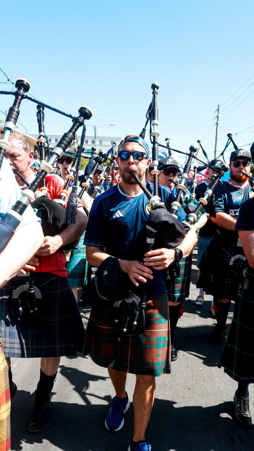 THE SCOTS ARE OUTSIDEEEE 🏴󠁧󠁢󠁳󠁣󠁴󠁿